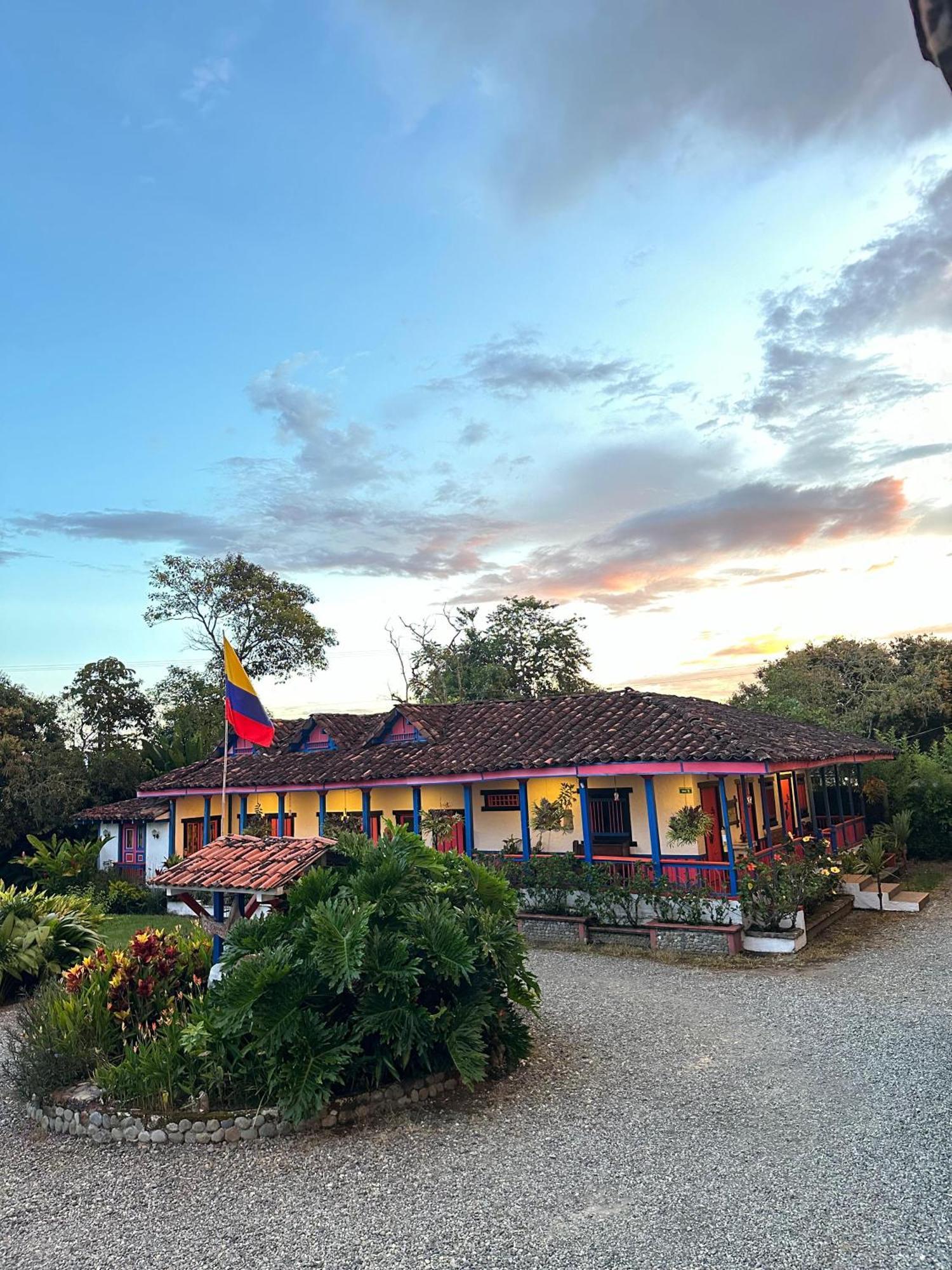 El Percal Hacienda Hotel Montenegro Bagian luar foto